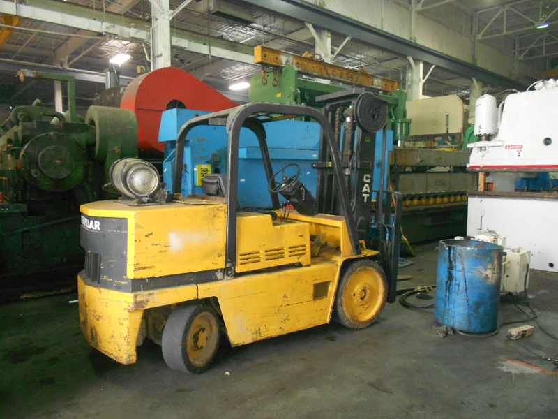 Caterpillar T150D 15000 LB  Hard Rubber Fork Truck